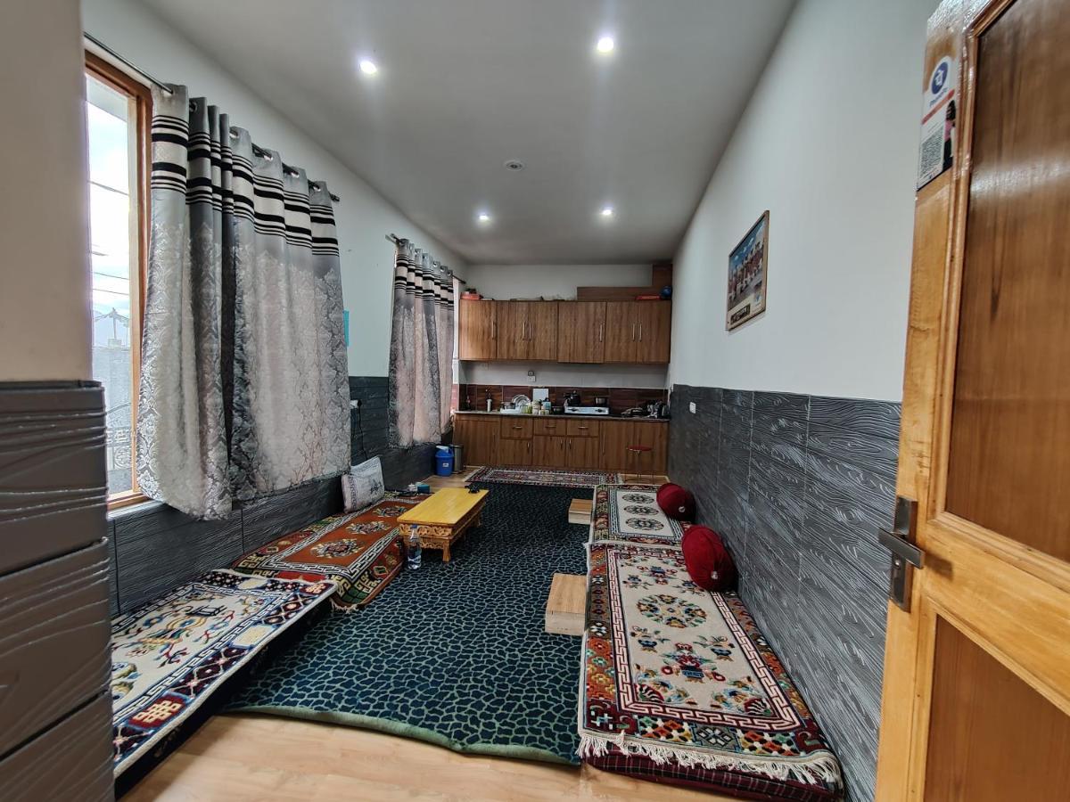 Ferienwohnung Lynx Near Leh Airport Exterior foto