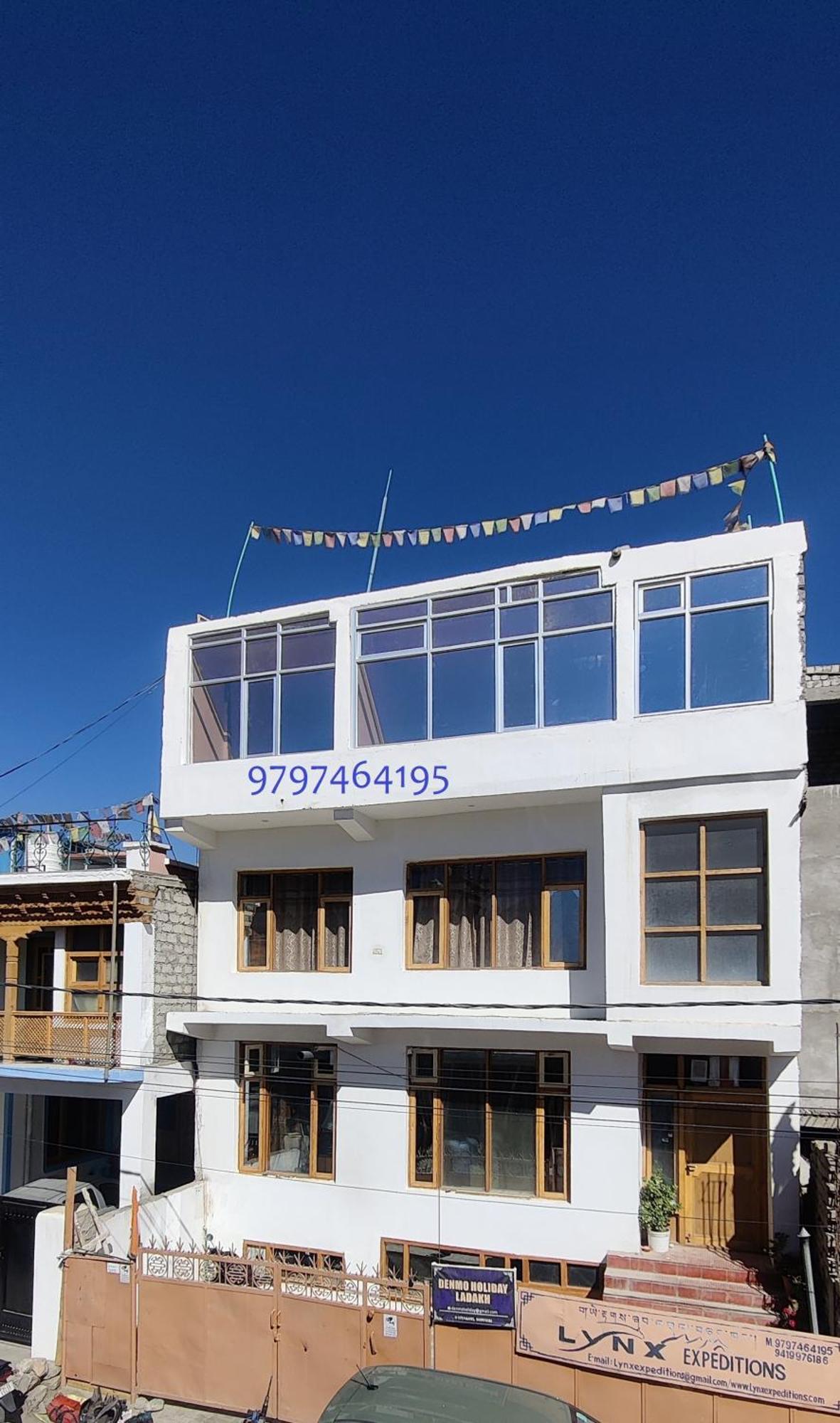 Ferienwohnung Lynx Near Leh Airport Exterior foto
